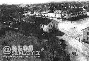 1915 Widok na Rynek i Ratusz z wieży kościelnej.