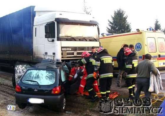 Zmiażdżony samochód