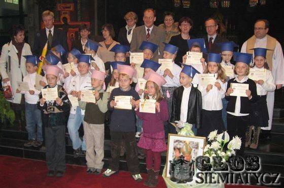 Ślubowanie klas pierwszych Szkoły im. Jana Pawła II przy Polskiej Misji Katolick
