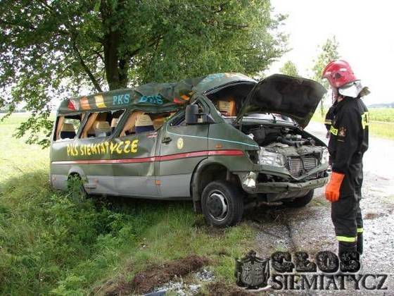 Wypadek busa z PKS-u