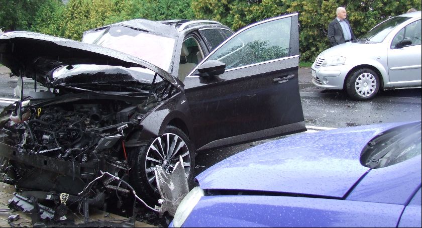 Wypadek. 4 osoby w szpitalu, w tym dwoje dzieci