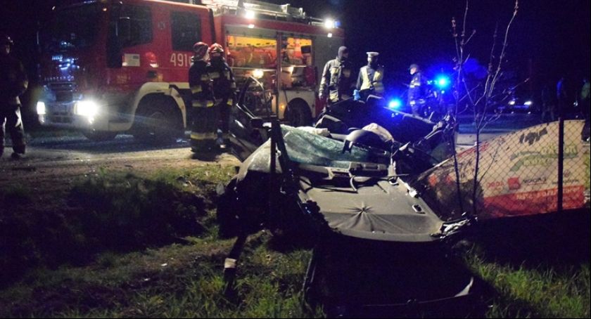 Wypadek w Puczycach.  Cztery osoby w szpitalu, droga 19 zablokowana