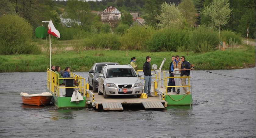 Od dziś ruszają promy