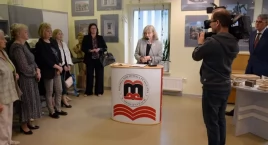Historia na kaflach spisana    