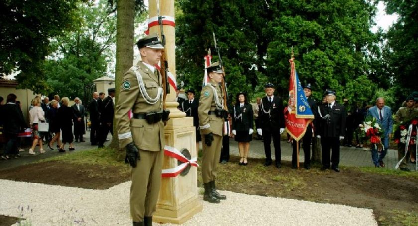 Apel pamięci w 76 rocznicę wybuchu Powstania Warszawskiego w Iłowie