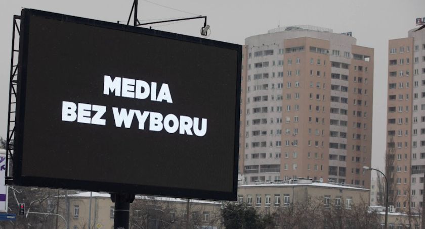 Apel samorządowców do rządu: Zrezygnujcie z dodatkowego opodatkowania reklam