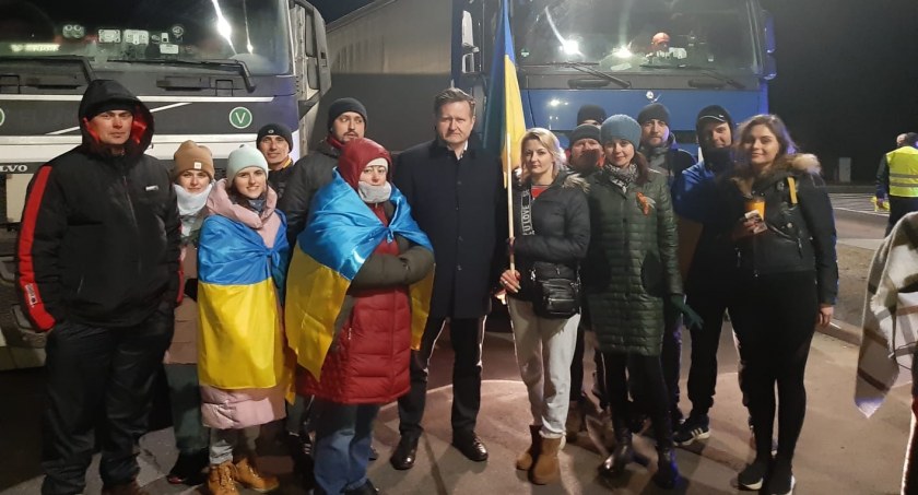 M. Przeździecki: Tiry wiozą części do sprzętu wojskowego i prowiant dla rosyjskich żołnierzy
