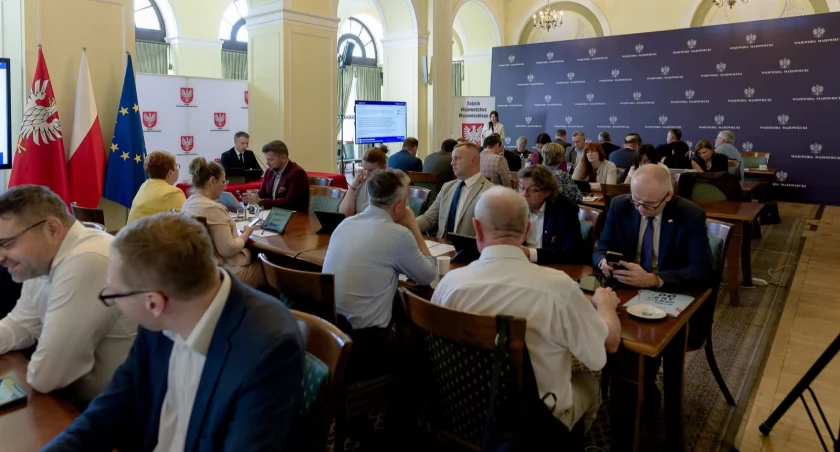 Sejmik zaakceptował programy wsparcia dla działalności samorządowej na Mazowszu