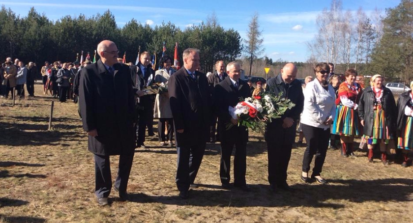 Uroczystości upamiętniające ofiary tragedii smoleńskiej w Grzybowie