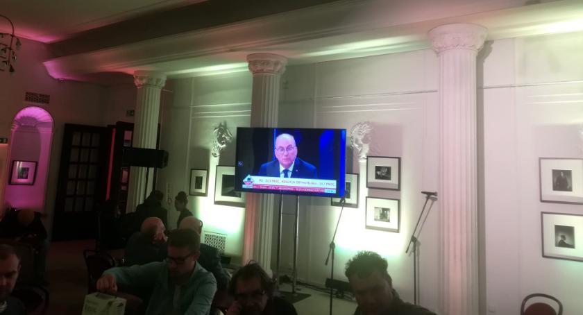 Wieczór wyborczy Bezpartyjnych Samorządowców: Ponad progiem, a wyniki mogą być jeszcze lepsze!