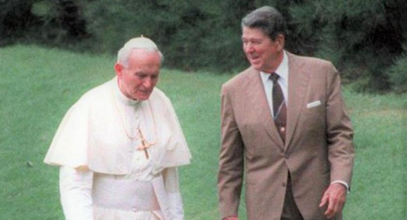 Papież, który zmienił oblicze ziemi. 14 rocznica śmierci Karola Wojtyły.
