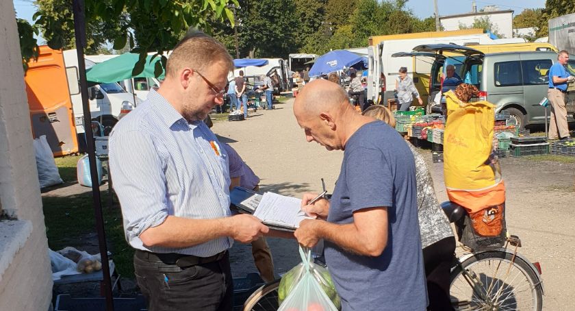 Bezpartyjni i Samorządowcy zbierali podpisy w Wyszogrodzie. Ludzie są zainteresowani...