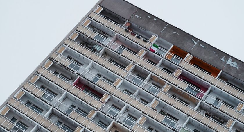 Obywatele muszą mieszkać. Co proponują Bezpartyjni i Samorządowcy? 