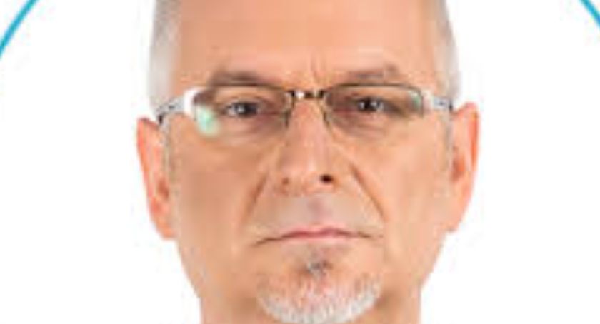dr Janusz Okrzesik: pacjentem jest polska polityka, a wirusami są rytuał, przewidywalność i plemienność. 