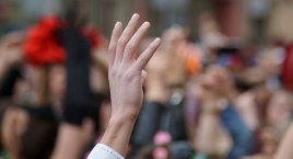 Jak zdobyć władzę? Poradnik dla przyszłych polityków. Część I – rozpoznawalność