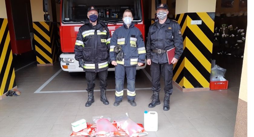 Złotów - przekazanie środków i sprzętu dla OSP