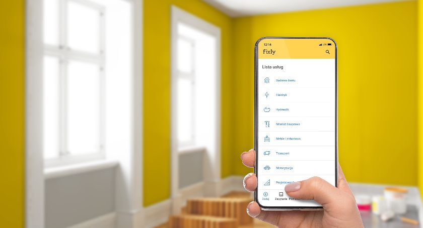 Usługi w telefonie - aplikacja Fixly dostępna w App Store i Google Play