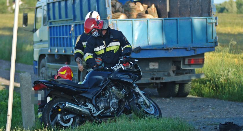 Zderzenie ciężarówki i motocykla[WIDEO]