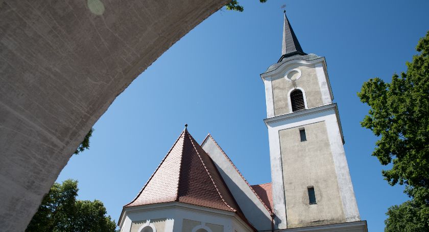 Kościelna wieża do remontu