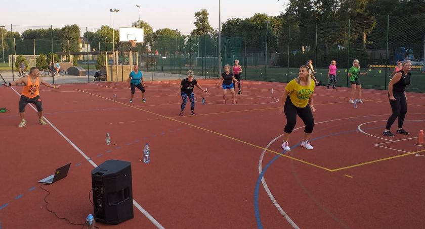 Letni fitness - zumba na orliku
