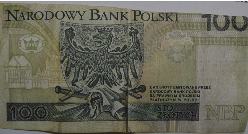 Chciała zapłacić fałszywym banknotem