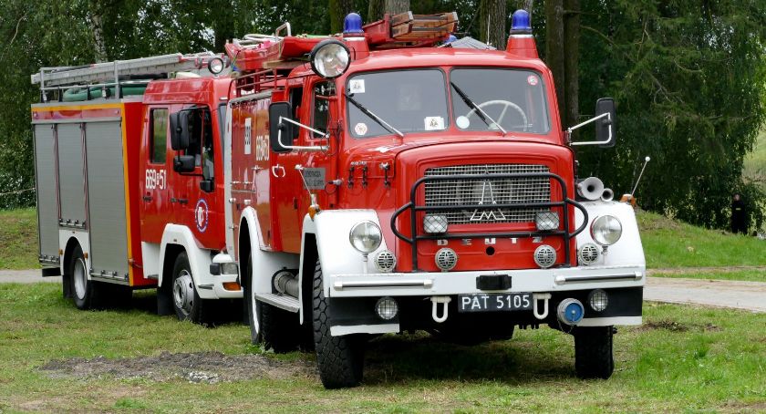 Zlot pojazdów strażackich i zabytkowych w Zakrzewie