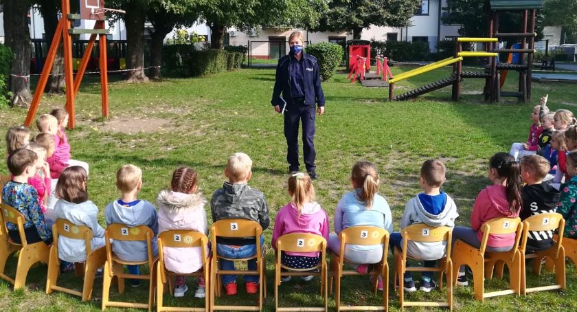 Policjanci z wizytą u przedszkolaków