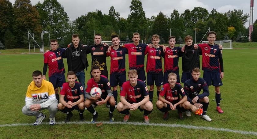 Zwycięstwo juniorów młodszych i starszych Sparty Złotów
