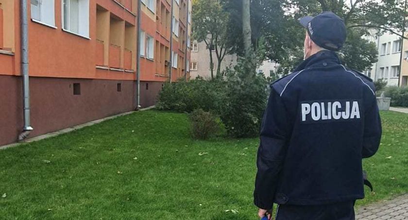 Policja sprawdza przestrzeganie obostrzeń