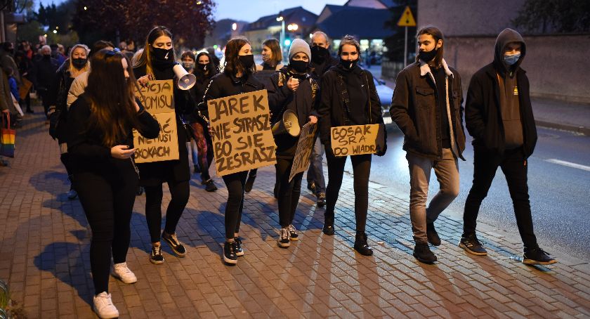 Kobiety przeszły ulicami Złotowa