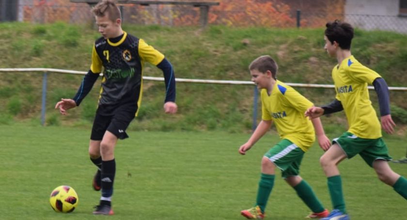 Trampkarze młodsi FA Fair Play Złotów kontra Tarnovia Tarnówka