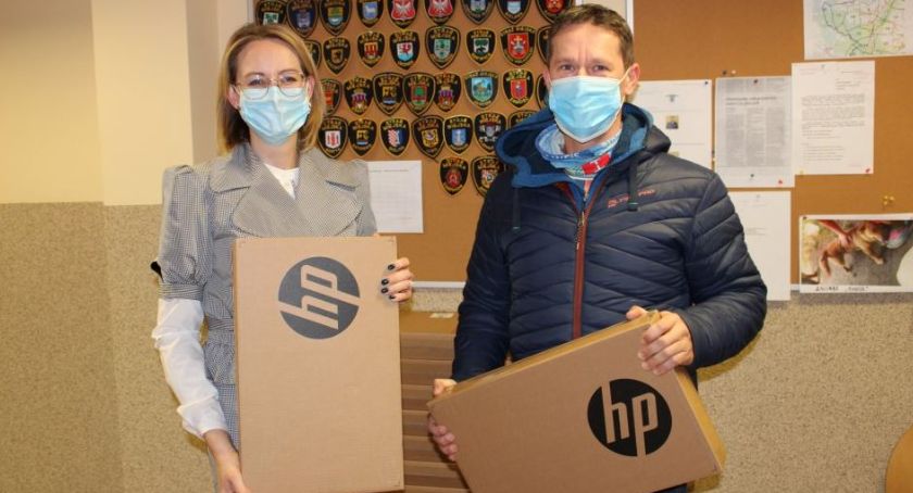 Kolejne laptopy dla szkół