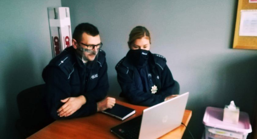 Policyjna lekcja online z wychowankami MOW w Jastrowiu 