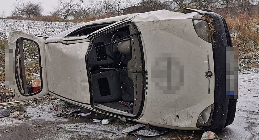 Zderzenie trzech aut na trasie Łobżenica Trzeboń