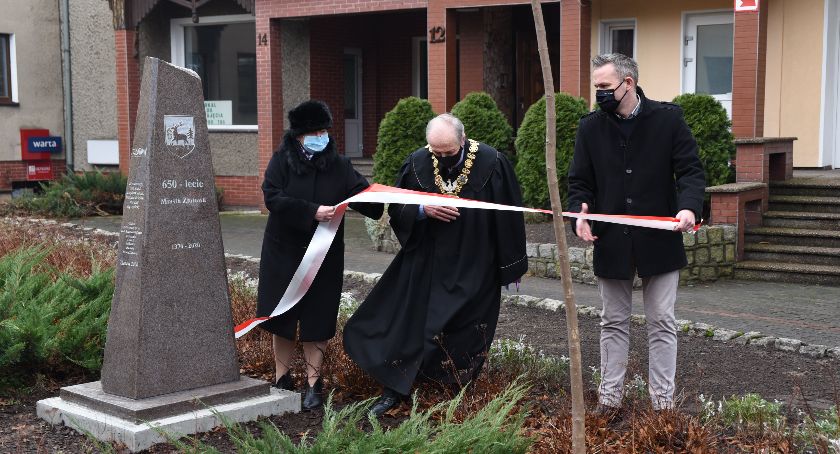Obelisk w centrum Złotowa odsłonięty