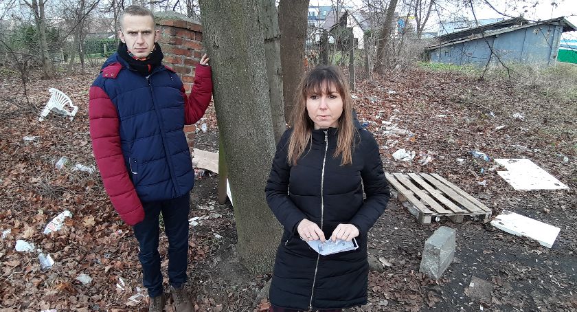 Śmieciowa walka z wiatrakami