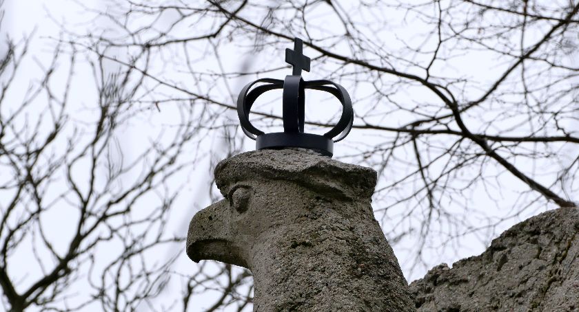 Orzeł (już) w koronie