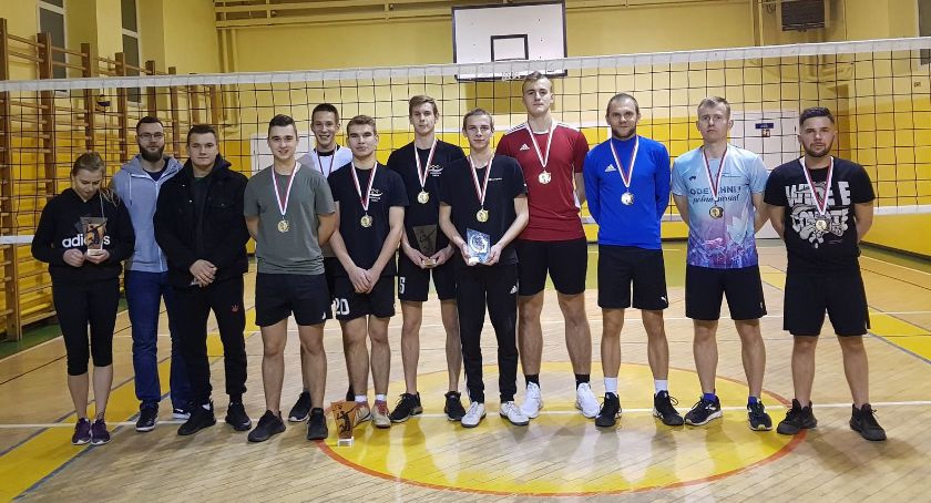 Świąteczny turniej siatkówki w Lipce