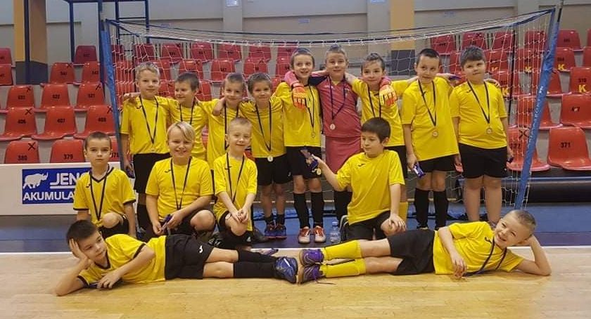Żaki z Football Academy Fair Play Złotów na turnieju w Wągrowcu