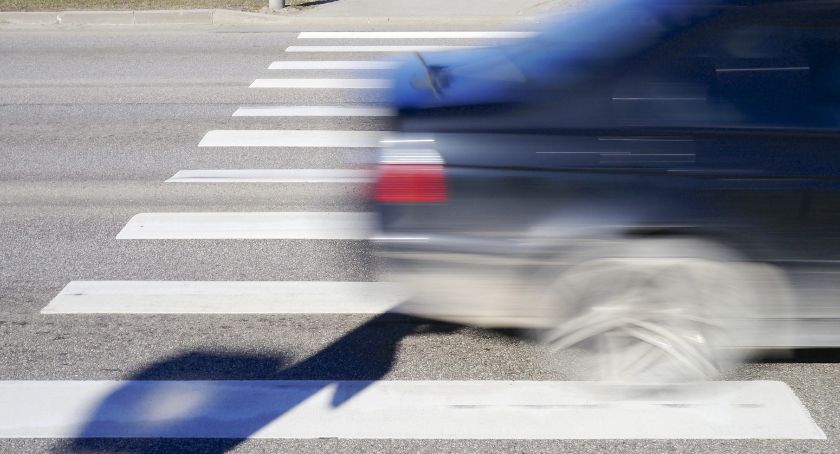 Pierwszeństwo pieszych na pasach - Sejm przyjął zmiany