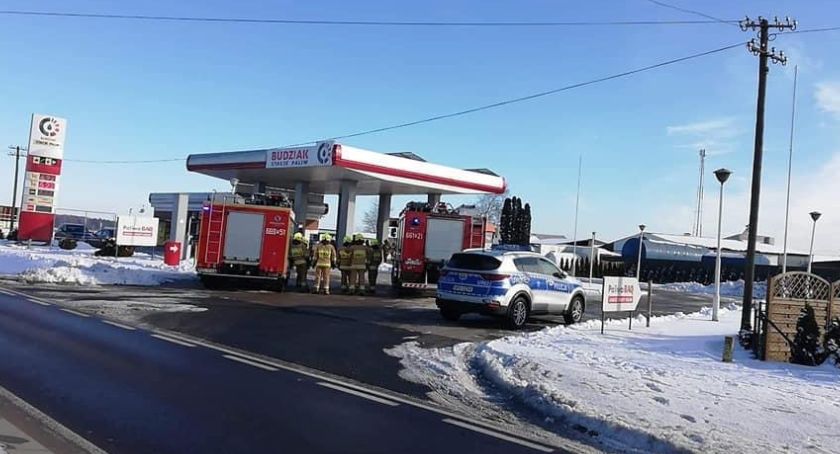 Ulatniający się gaz na stacji benzynowej w Zakrzewie