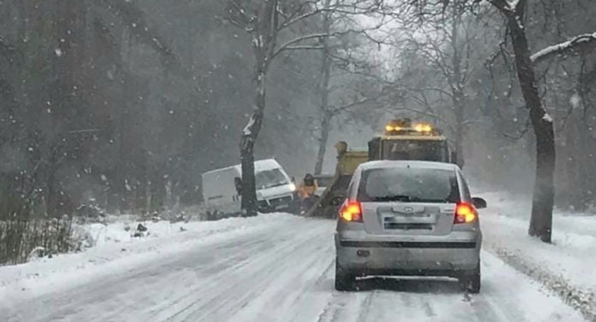 Trudne warunki drogowe na terenie powiatu złotowskiego