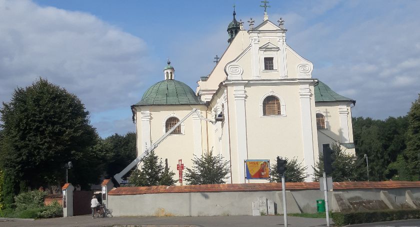 Kopuła kościoła przecieka