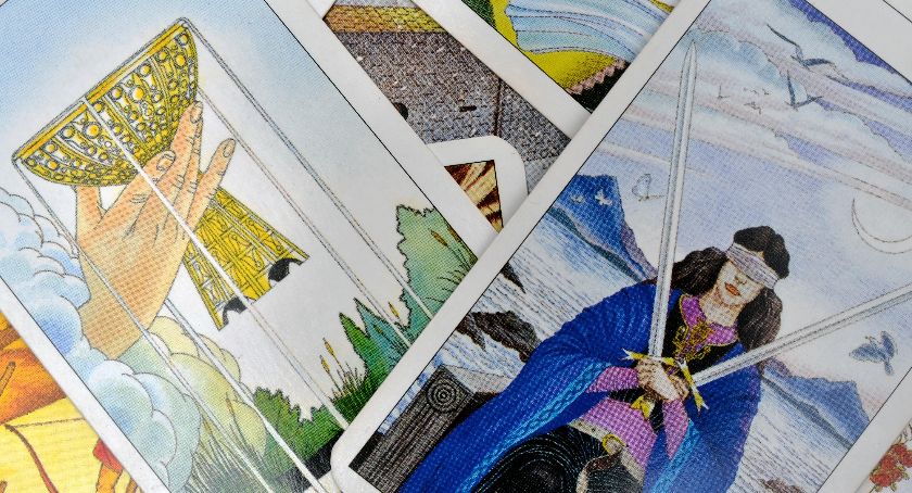 Czy tarot online będzie taki sam, jak tarot u prawdziwej wróżki?