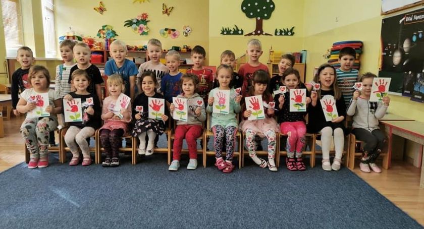 Przedszkolaki na Dzień Kobiet