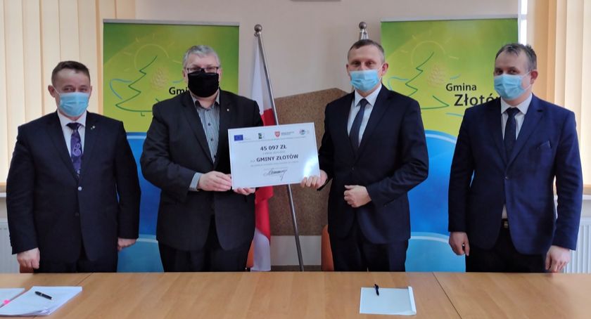 Podpisano umowę na budowę pomostu na jeziorze w Sławianowie