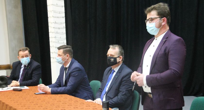Moda na polityczne kierunki