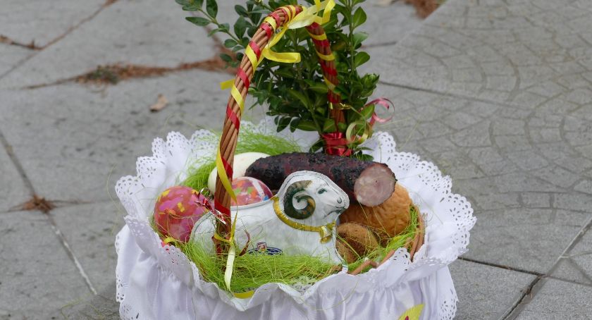 Święcenie pokarmów w Zakrzewie