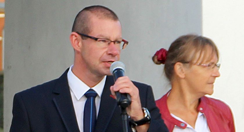Konflikt o zdalne nauczanie