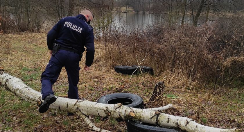 Kto pozostawił śmieci nad jeziorem Zaleskim?